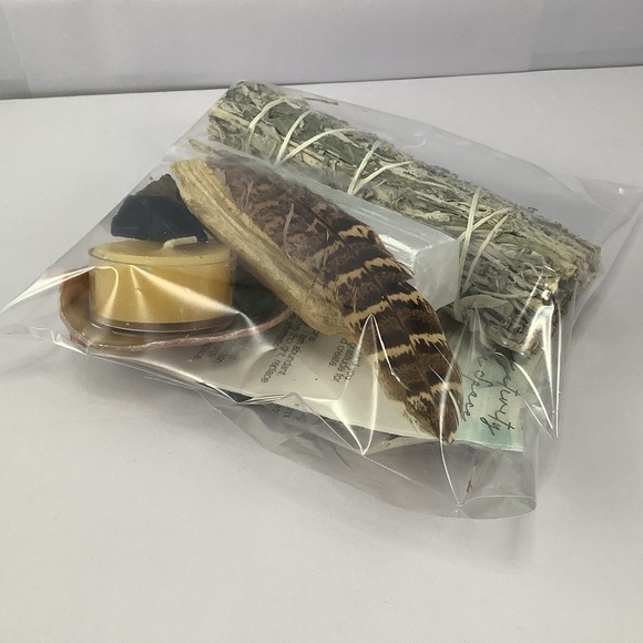 NWOT Crystal Rising Smudge Ritual Kit -Sage & Palo Santo for Space Clearing Vibe - Picture 2 of 4